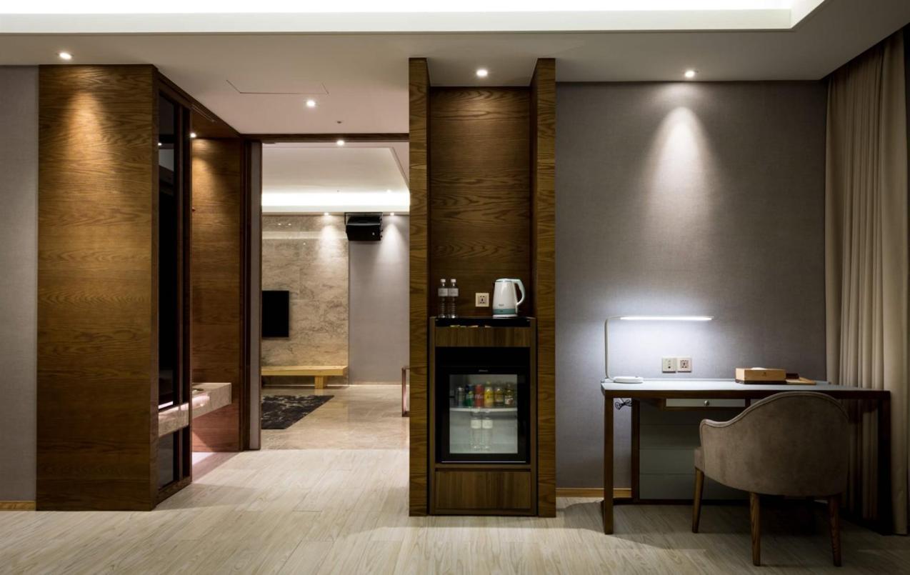 לודונג Cuncyue Hot Spring Resort חדר תמונה A room at the hotel