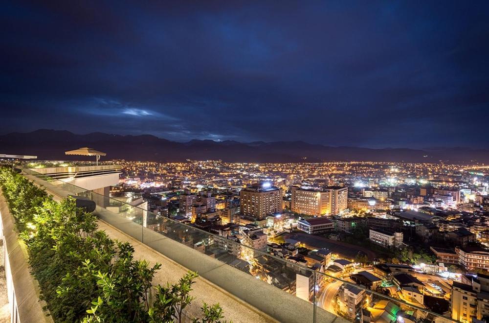 לודונג Cuncyue Hot Spring Resort מראה חיצוני תמונה View of the city from the Acropolis