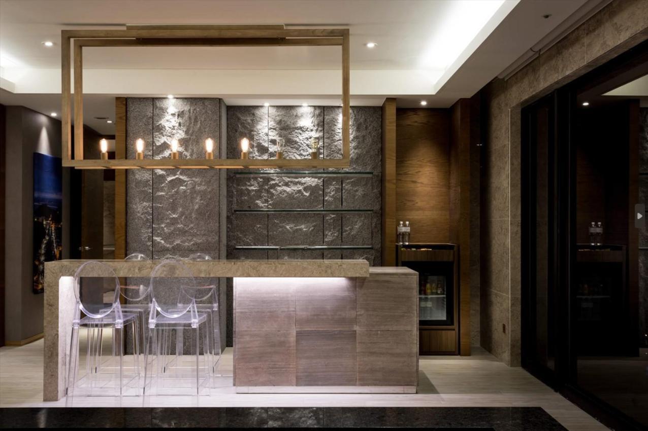 לודונג Cuncyue Hot Spring Resort חדר תמונה A kitchen in a private house