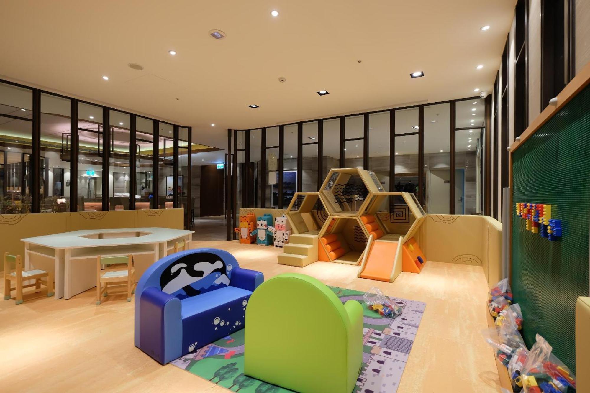 לודונג Cuncyue Hot Spring Resort מראה חיצוני תמונה The Children's Club at the Renaissance Hotel, Bangkok
