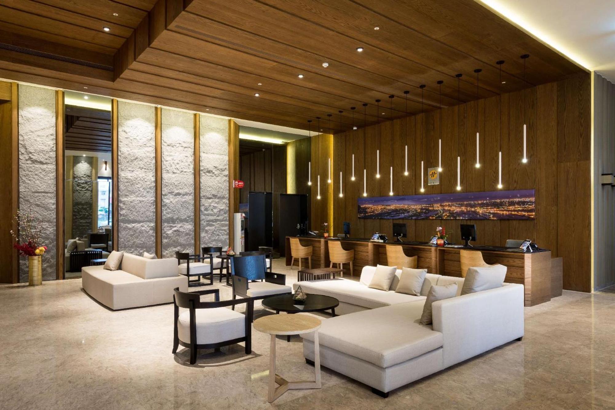 לודונג Cuncyue Hot Spring Resort מראה חיצוני תמונה The lobby of the hotel