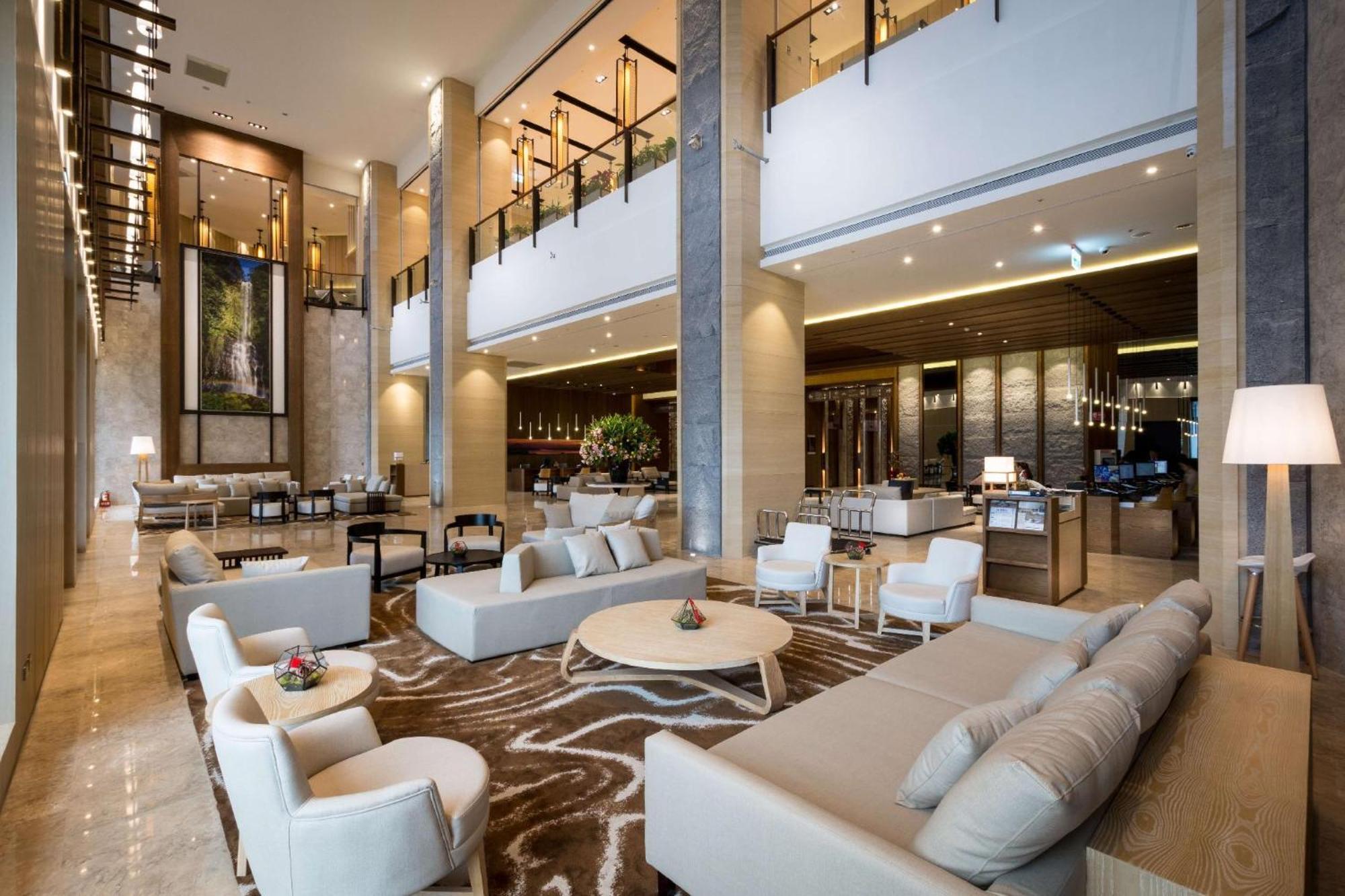 לודונג Cuncyue Hot Spring Resort מראה חיצוני תמונה The lobby of the hotel