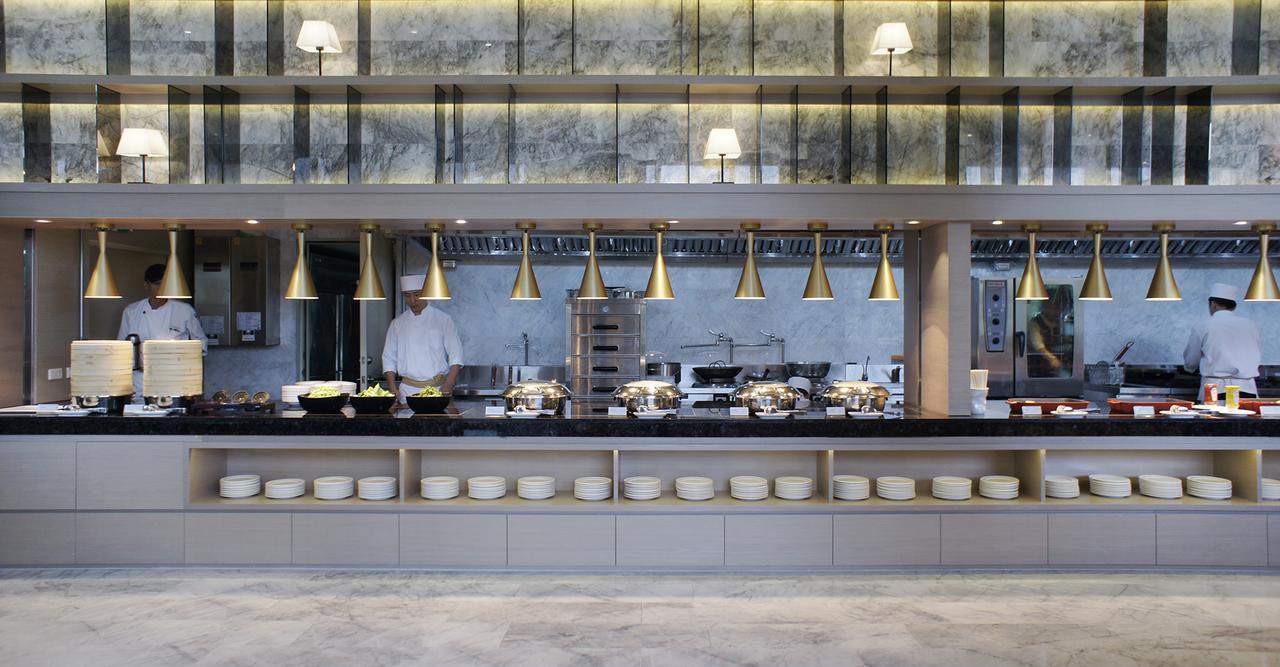 לודונג Cuncyue Hot Spring Resort מראה חיצוני תמונה The kitchen at the restaurant